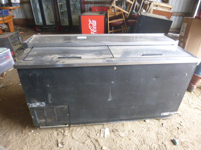 lot 39 image: Beverage-Air Under Counter Cooler