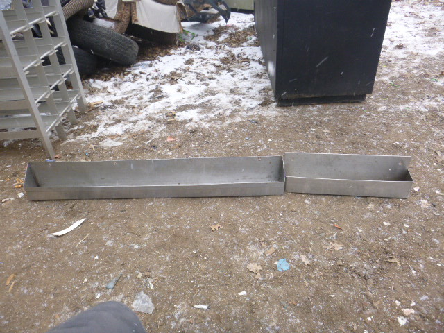 lot 54 image: 2 Cooler Shelves