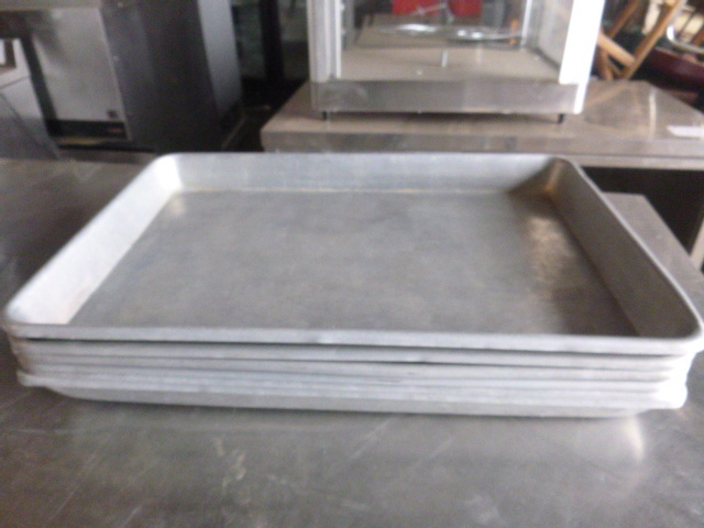 lot 72 image: 6 Sheet Pans