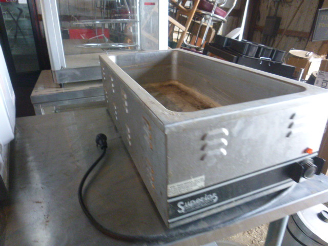 lot 113 image: APW Wyott Steam Pan