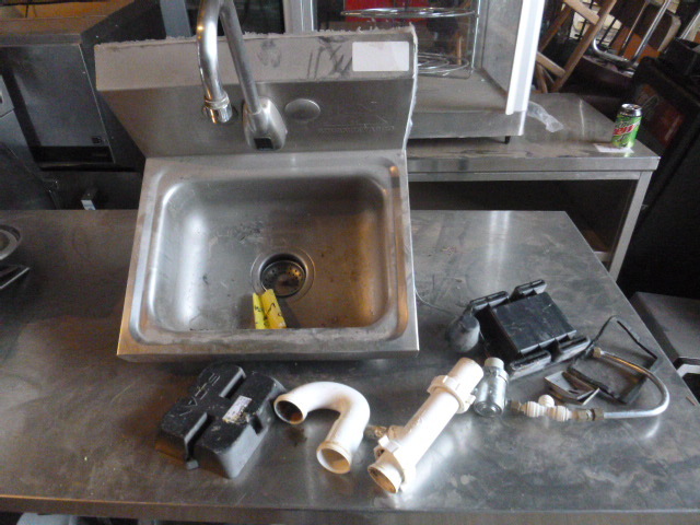 lot 119 image: Advance Tabco Handwash Sink