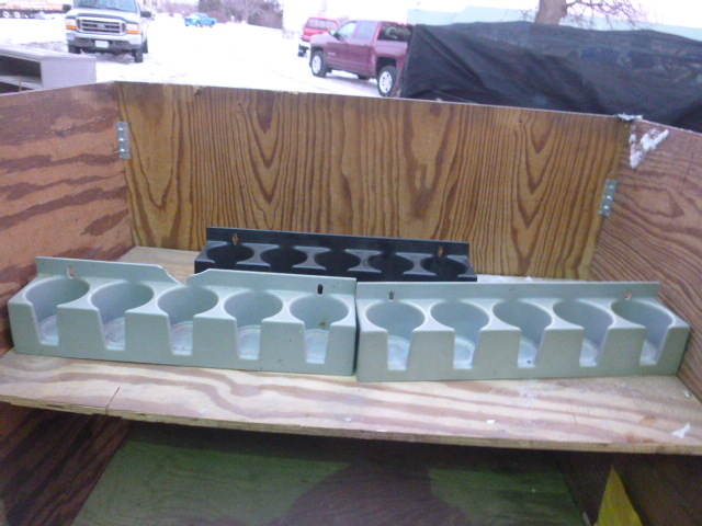 lot 131 image: 3 Bottle Holders
