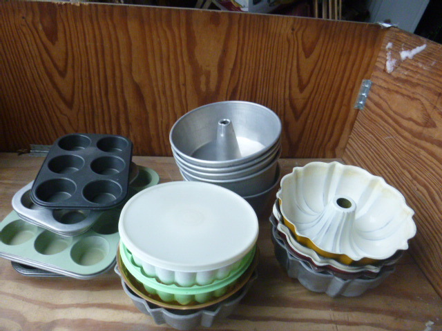 lot 139 image: Miscellaneous Bakeware