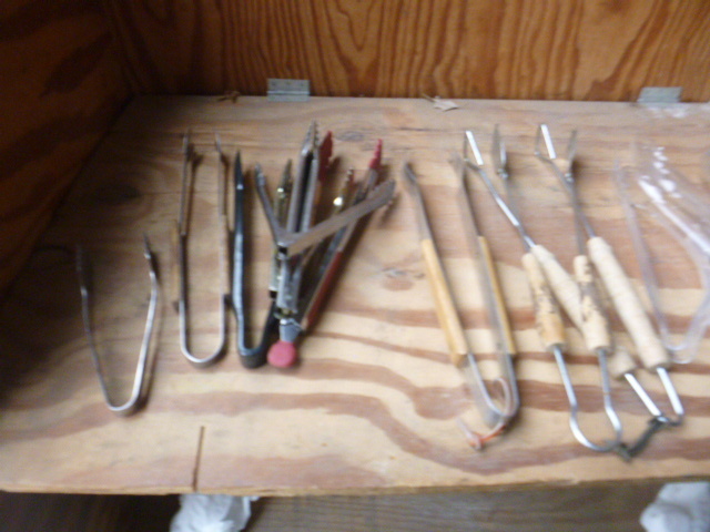 lot 145 image: Lot of Tongs