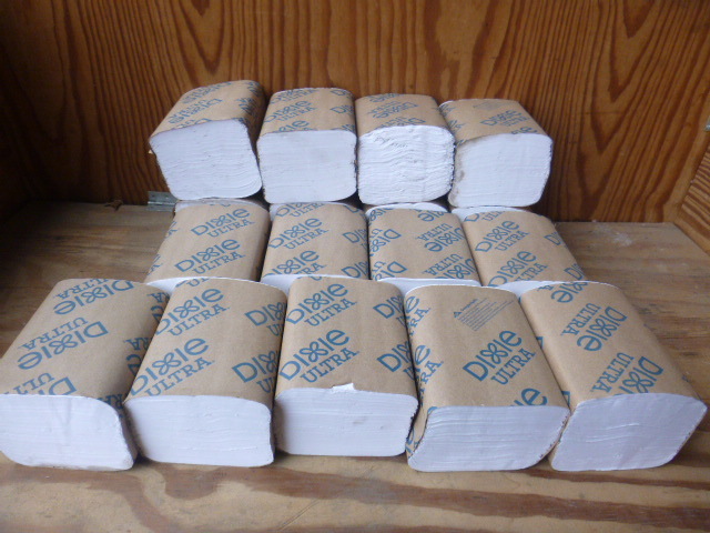 lot 154 image: 17 Packs of Dixie Ultra Napkins