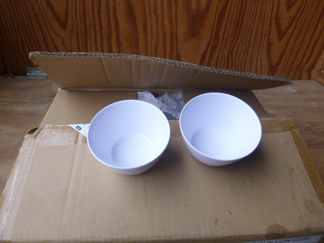 lot 159 image: 48 Carlisle Plastic Bouillon Cups