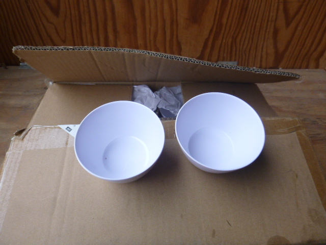 lot 160 image: 48 Carlisle Plastic Bouillon Cups