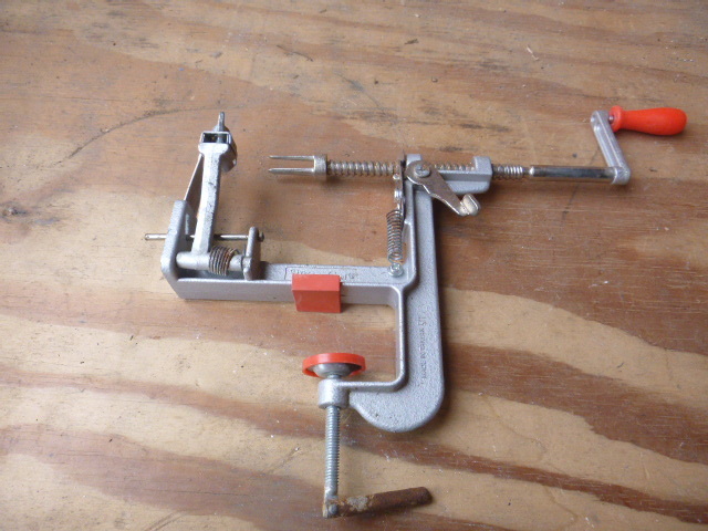 lot 174 image: Pampered Chef Apple Peeler