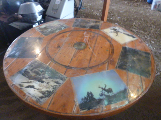 lot 182 image: Handmade Table