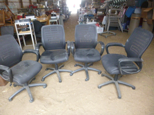 lot 205 image: 4 Office Chairs
