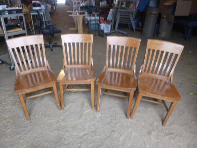 lot 207 image: 4 Oak Dining Chairs