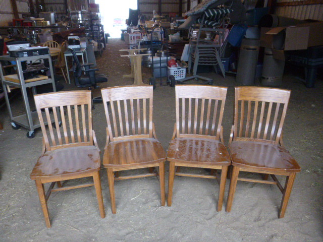 lot 208 image: 4 Oak Dining Chairs