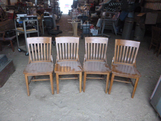 lot 210 image: 4 Oak Dining Chairs