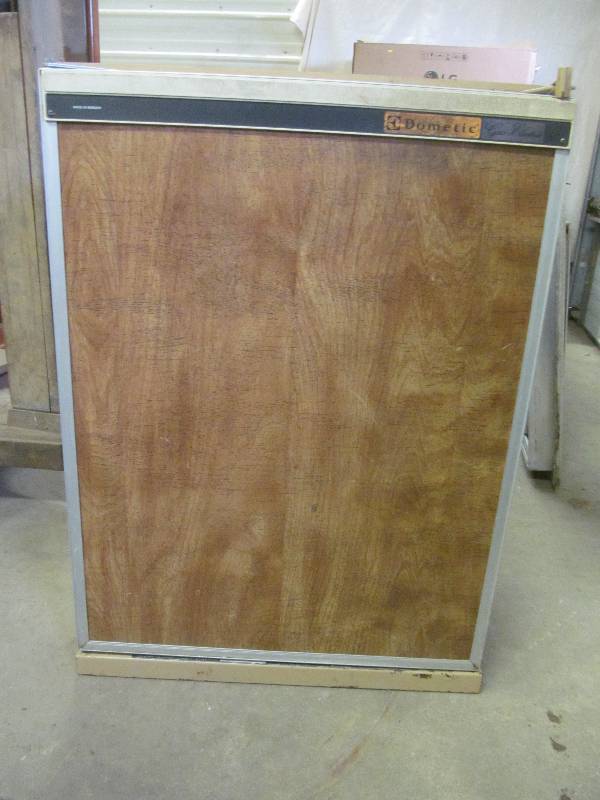 lot 64 image: Dometic refrigerator
