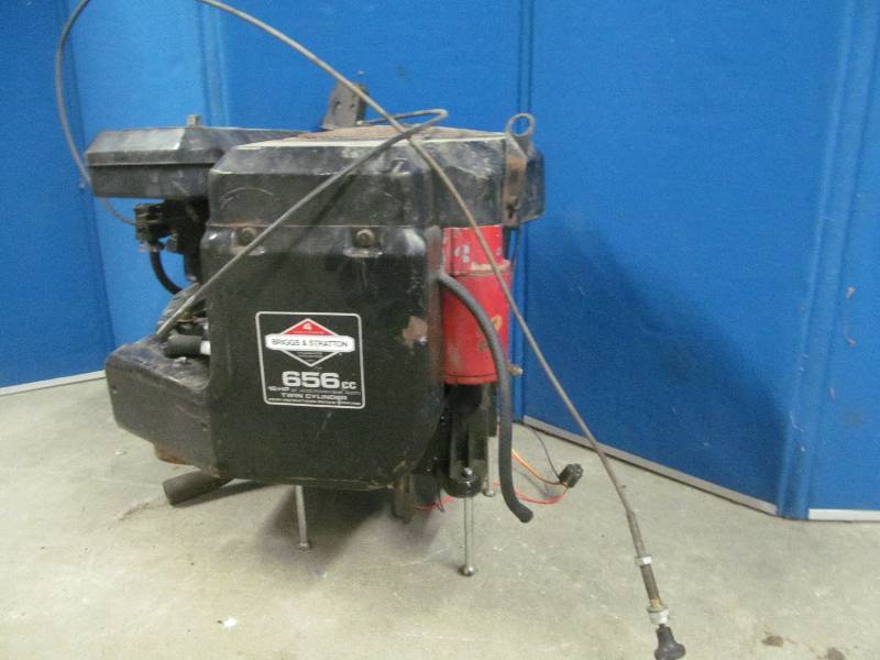 lot 67 image: Briggs and Stratton motor