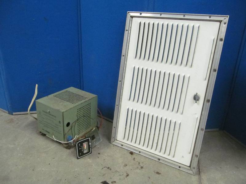 lot 69 image: New mark Power Converter