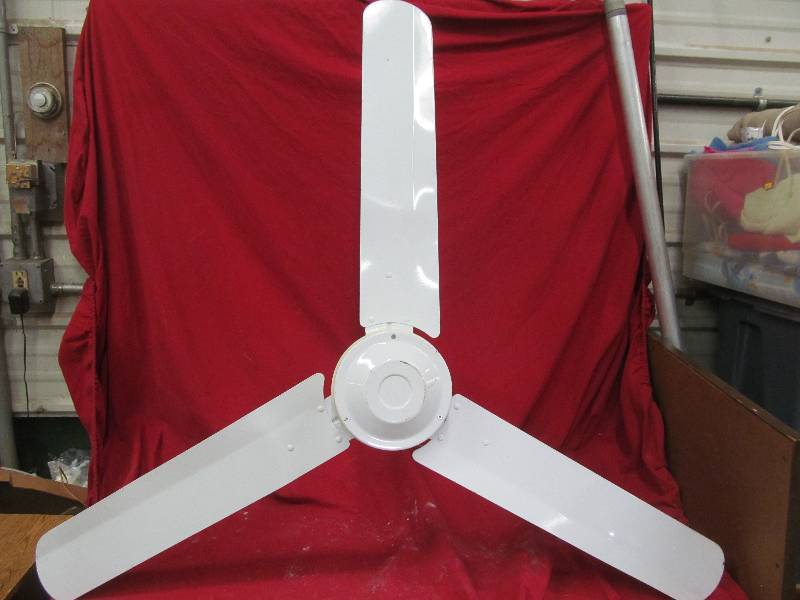 lot 88 image: Industrial ceiling fan