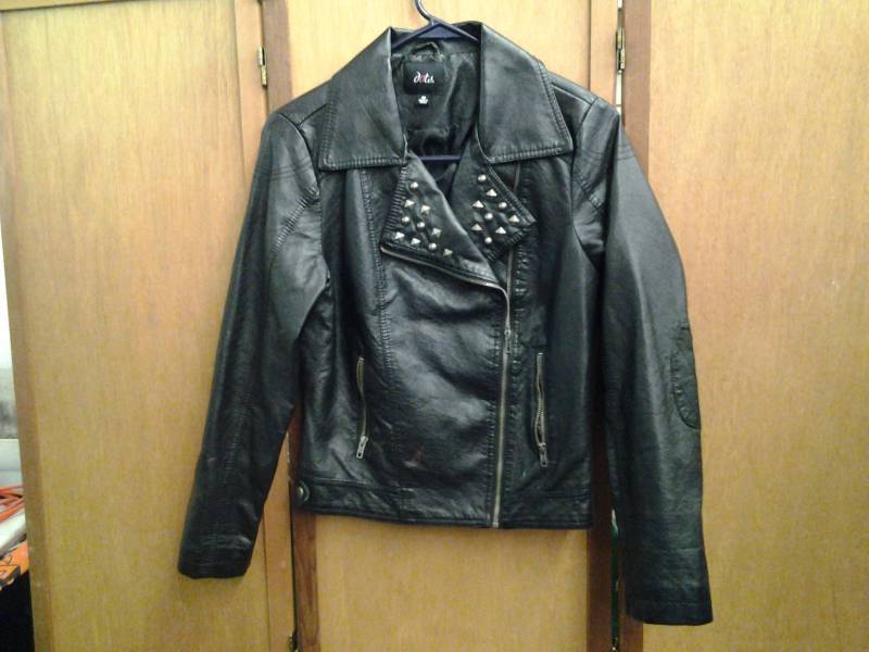 lot 9 image: Dots Jacket Size Medium