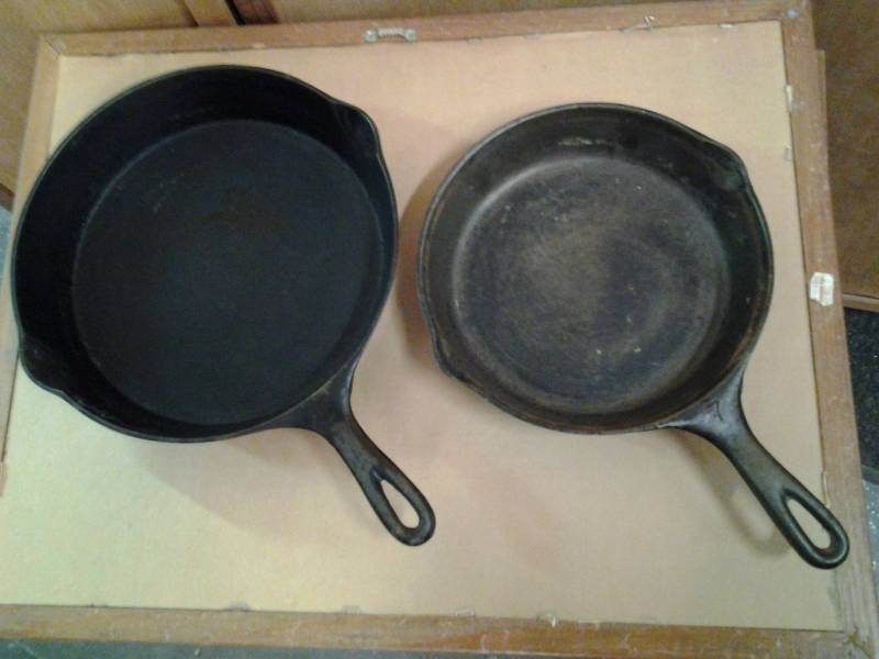 lot 22 image: 1-Wagner Cast Iron Skillet Marked Sidney-O, Other Cast Iron Skillet Marked #7
