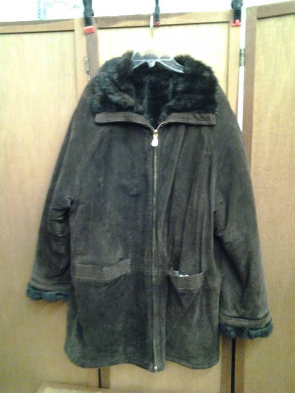 lot 25 image: JLC Reversible Jacket Size Large