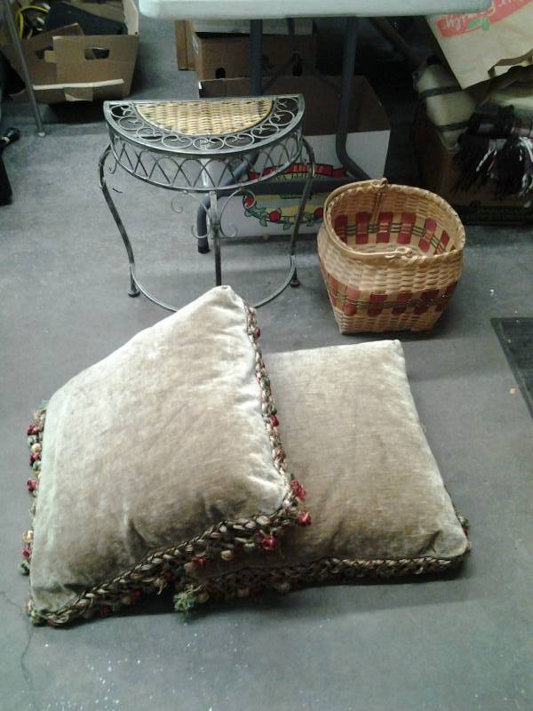 lot 29 image: 2-Throw Pillows, Stand, Basket