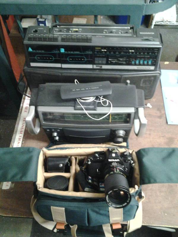 lot 40 image: Magnavox Radio, Weather Radio, Nikon Camera