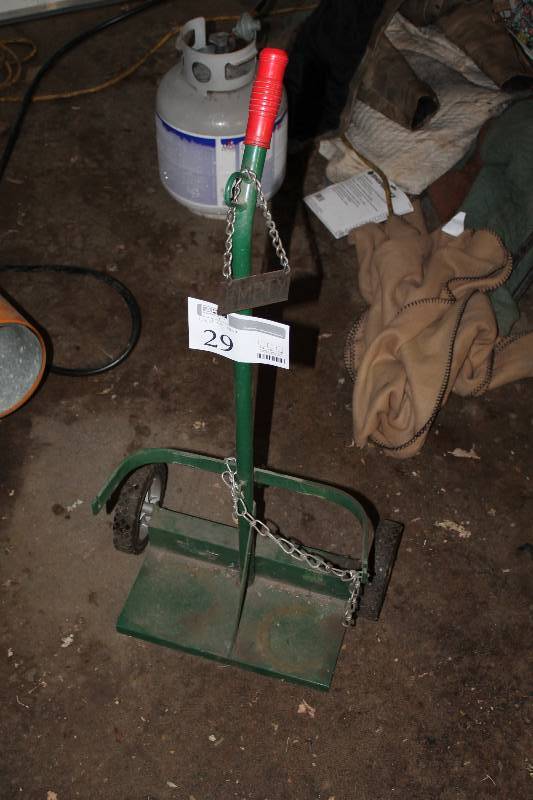 lot 29 image: Welding Cart, 40 Tall