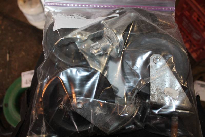 lot 47 image: 4 Casters