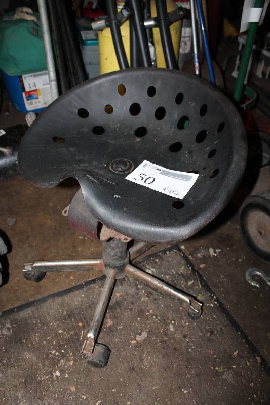 lot 50 image: Bucket Seat