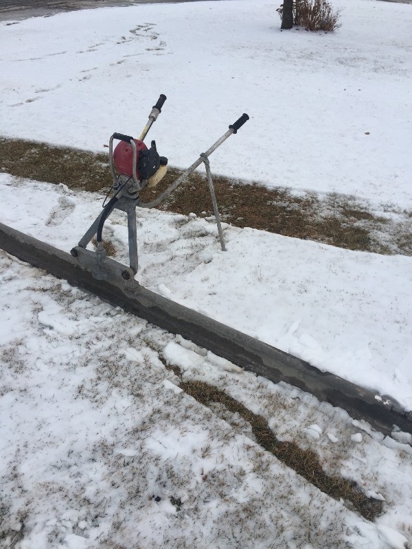 12 FT. HONDA POWER SCREED
