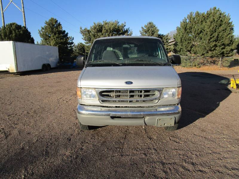 lot 1 image: 2001 Ford E350 7.3L Super Duty Turbo Diesel Work Van