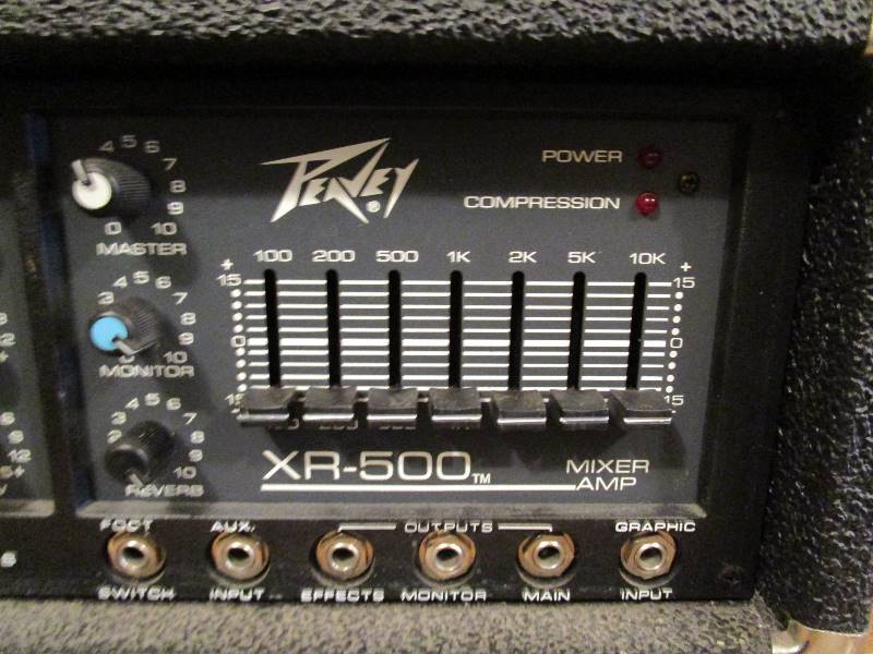 lot 16 image: Peavy XR-500 Amp