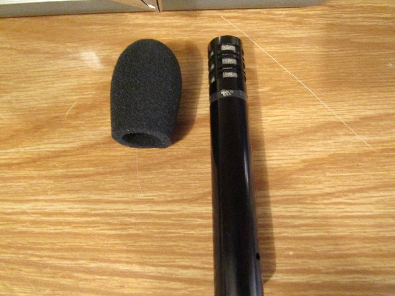 lot 18 image: (2) Peavy PVM 480 Microphones