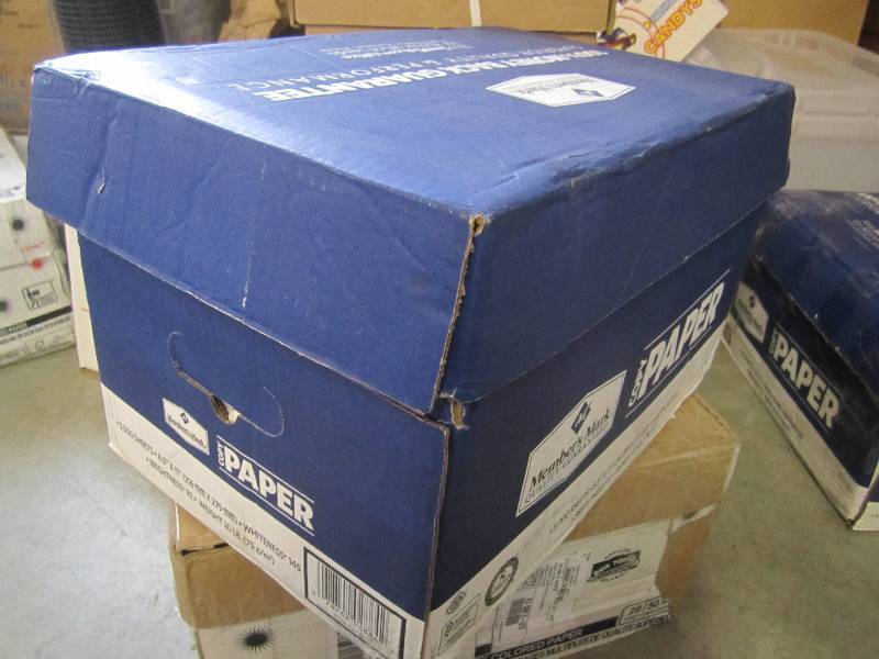 lot 18 image: Case of 5000 Sheets 10 Reams of 500...
