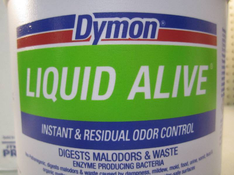 lot 120 image: Case of 4 Liquid Alive Instant & Re...