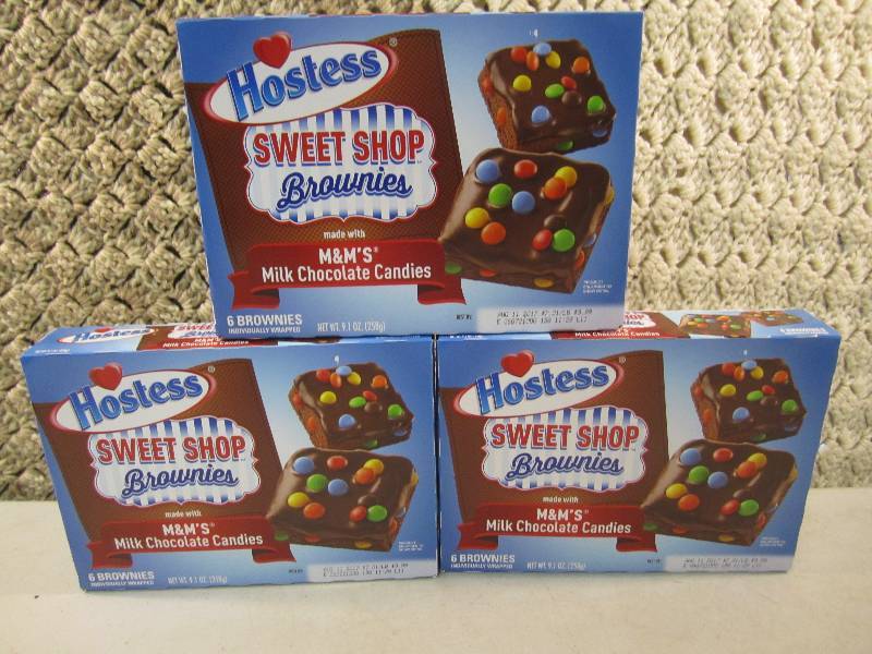 lot 124 image: Lot of 3 Boxes Hostess Sweet Shop B...