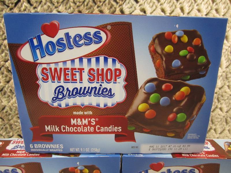 lot 125 image: Lot of 3 Boxes Hostess Sweet Shop B...