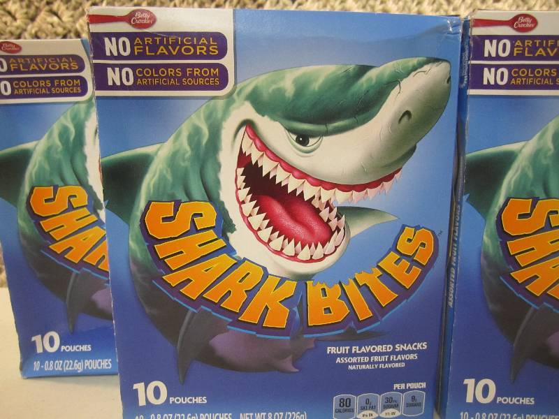lot 141 image: Lot of 4 Boxes Shark Bites Fruit Fl...