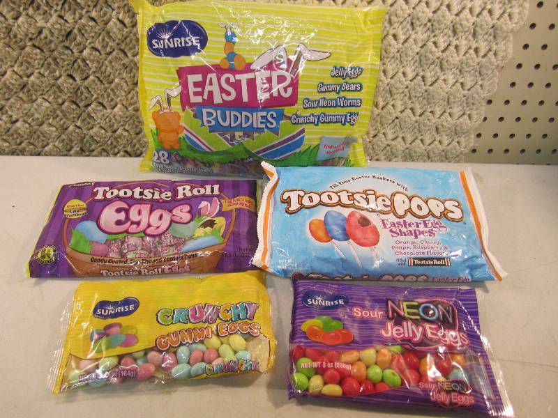 lot 146 image: Lot of 5 Bags Various Candy Best by...