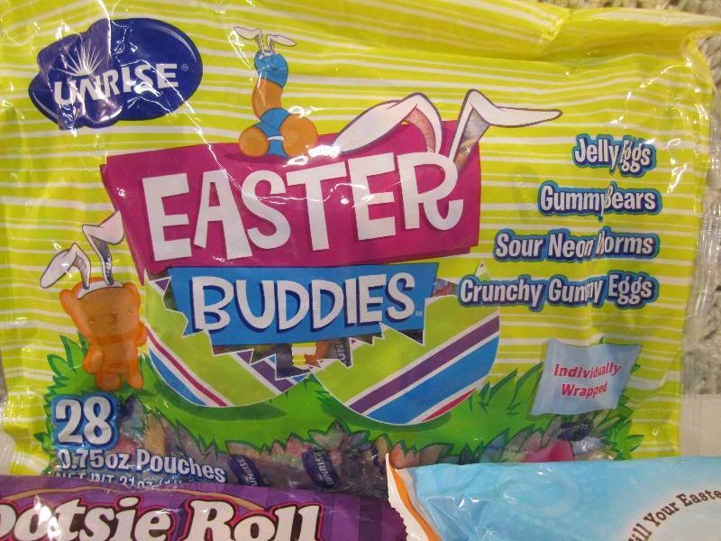 lot 148 image: Lot of 5 Bags Various Candy Best by...