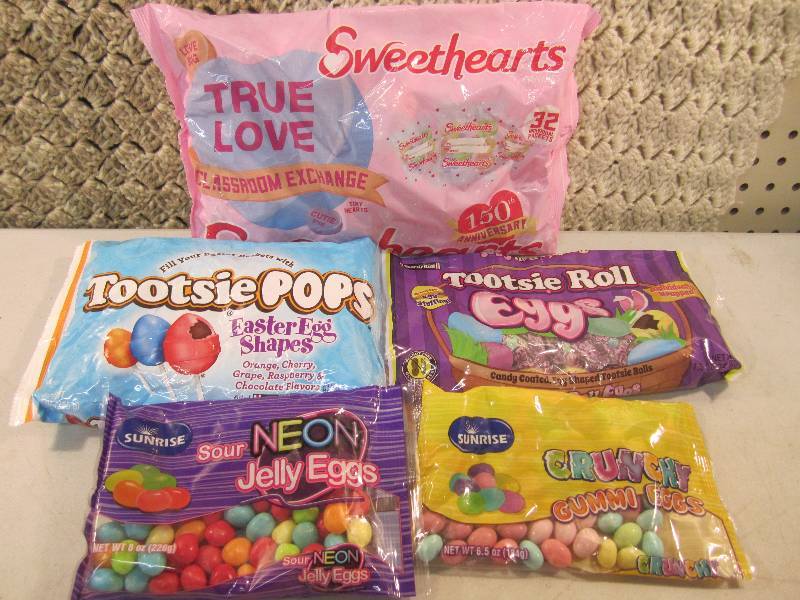 lot 149 image: Lot of 5 Bags Various Candy Best by...