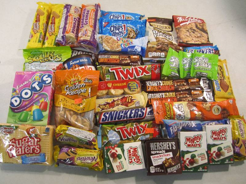 lot 164 image: Mixed Lot of Misc Candy Etc (candy ...