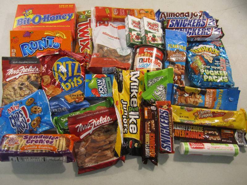 lot 165 image: Mixed Lot of Misc Candy Etc (candy ...