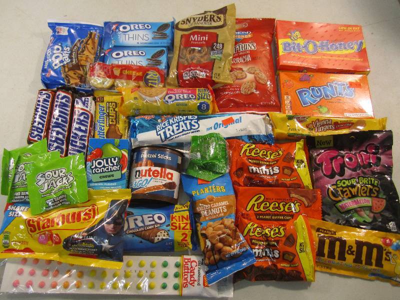 lot 170 image: Mixed Lot of Misc Candy Etc (candy ...