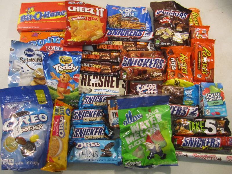 lot 171 image: Mixed Lot of Misc Candy Etc (candy ...