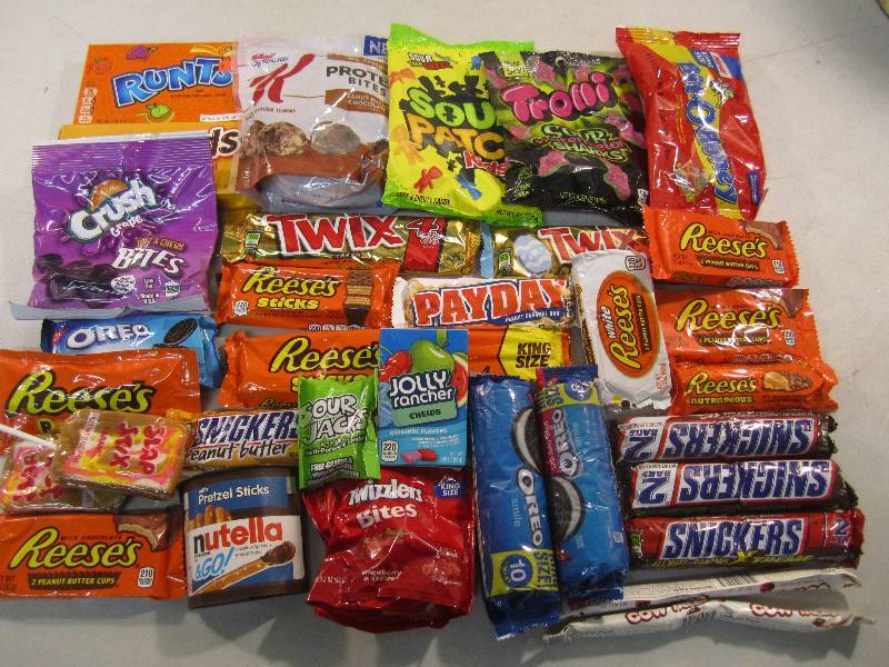lot 172 image: Mixed Lot of Misc Candy Etc (candy ...