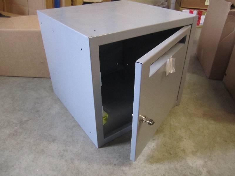 lot 176 image: Large Metal Locking Drop Box with K...