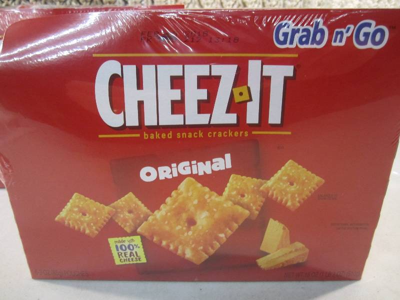 lot 246 image: Lot of 12 Bags Grab n Go Cheez-It ...