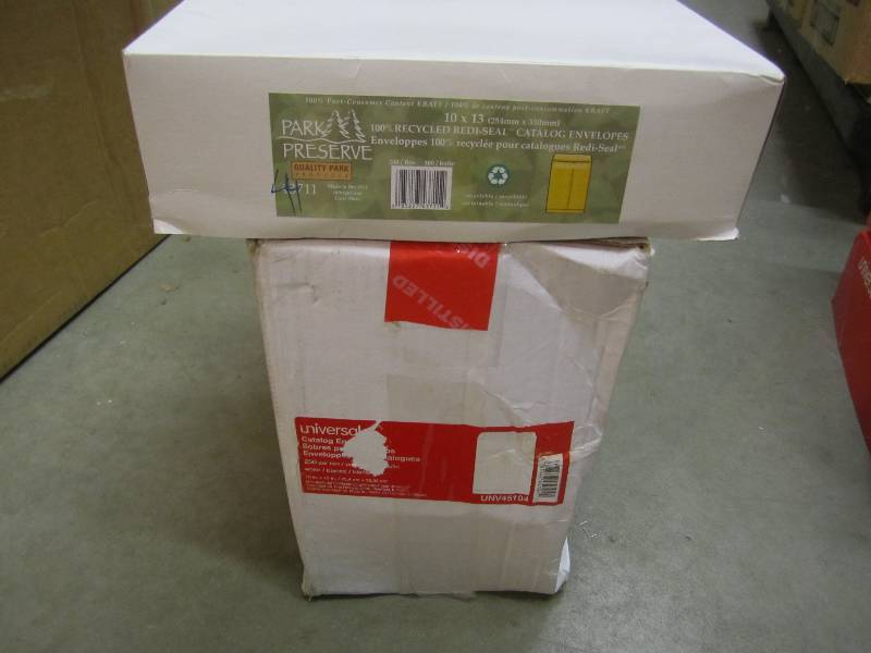 lot 286 image: Lot of 350 - 10 x 13 Mailing Enve...
