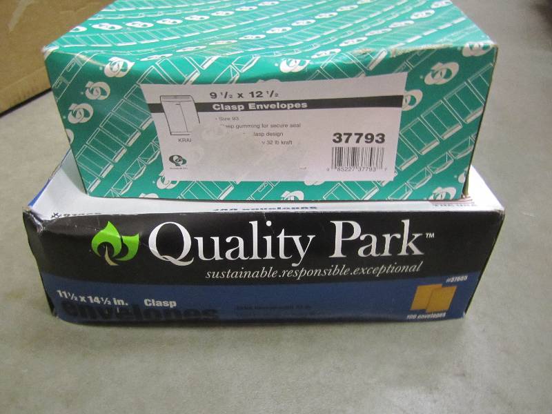lot 287 image: Mix Lot of 200 Clasp Mailing Envelo...